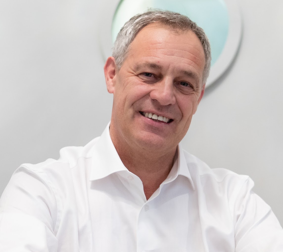 Porträt von Dr. med. univ. Ernst Weinmann, mobiler Zahnarzt in Wien und Niederösterreich